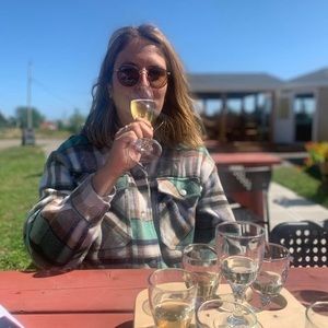 Meet your Posher, Laurence